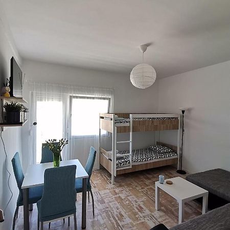 Appartement Ema & Mila 2 à Knin Extérieur photo